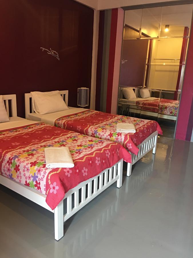 Albergue Buorana Chonburi Exterior foto