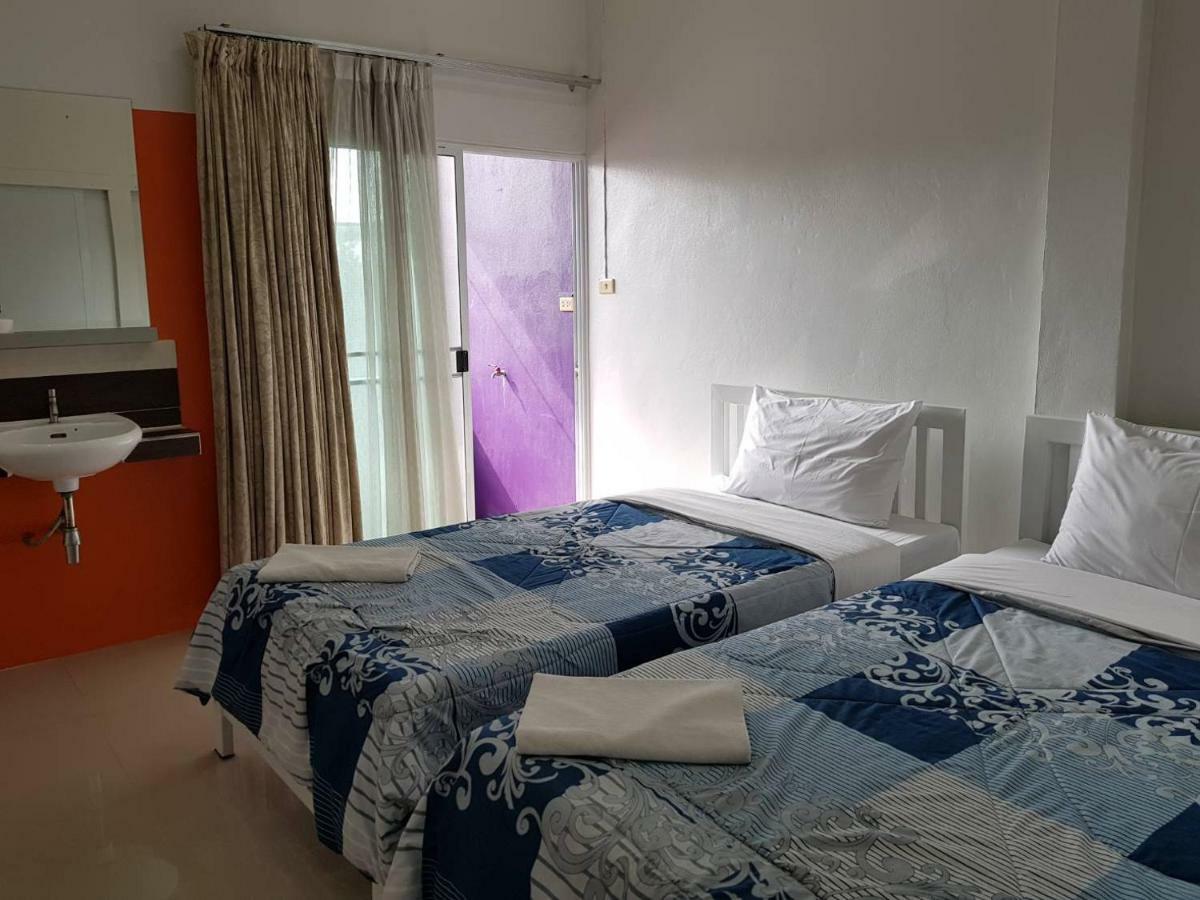 Albergue Buorana Chonburi Exterior foto