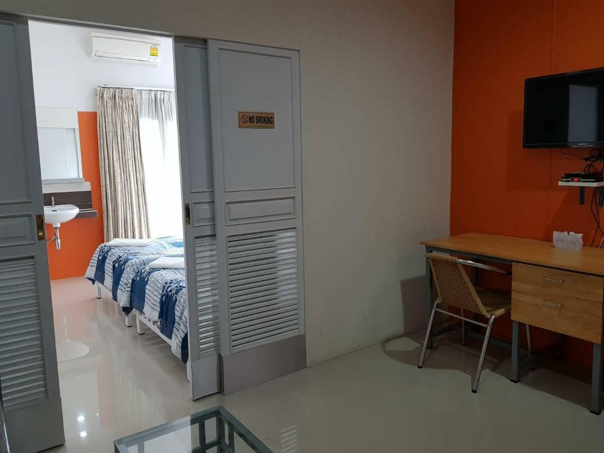 Albergue Buorana Chonburi Exterior foto