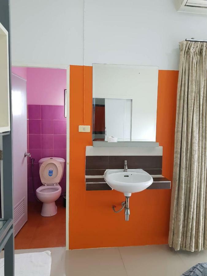 Albergue Buorana Chonburi Exterior foto